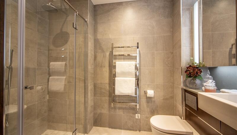 4 Thornes House, 6-8 Charles Clowes Walk, London